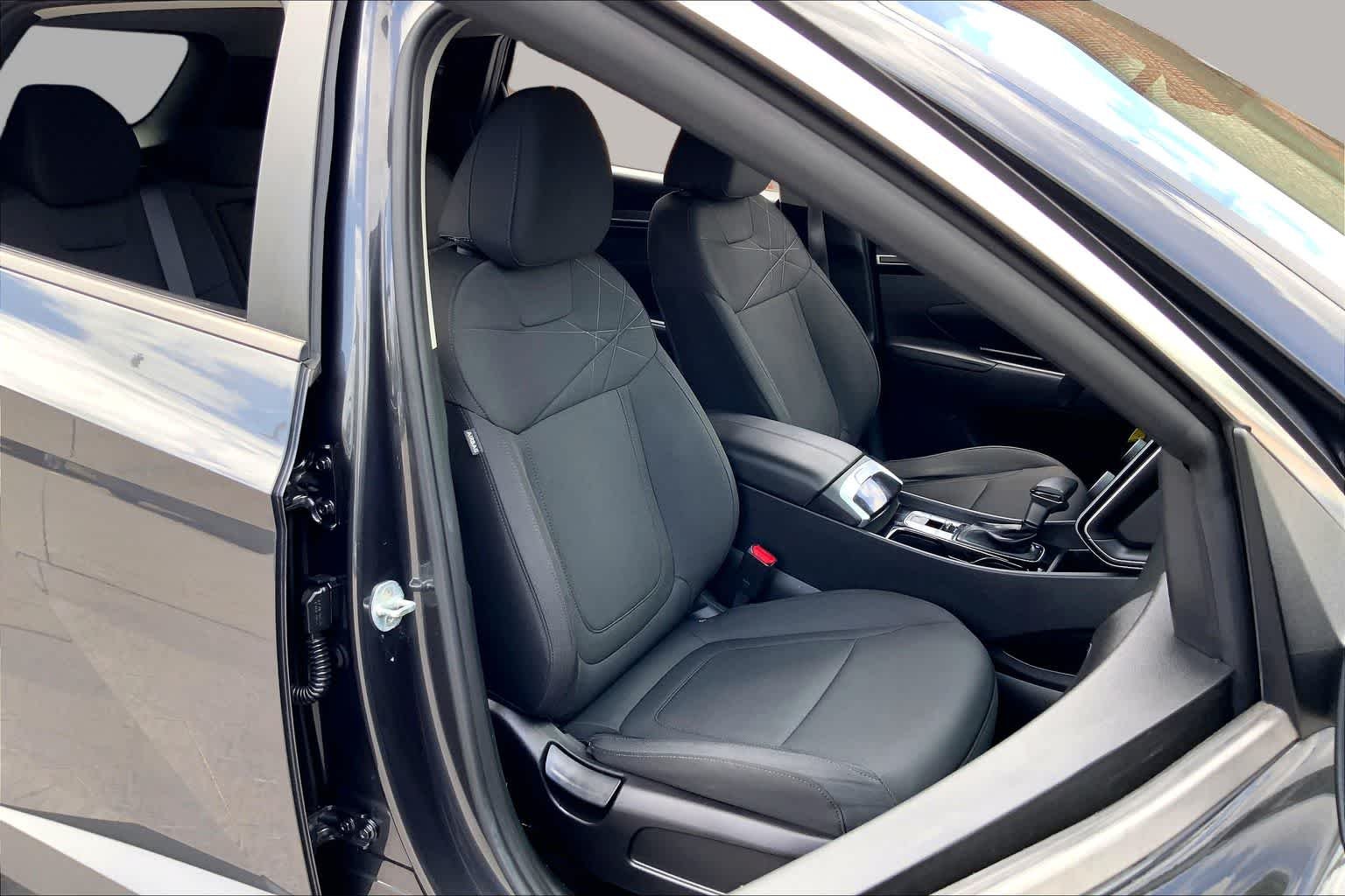Used 2022 Portofino Gray Hyundai SE image 9