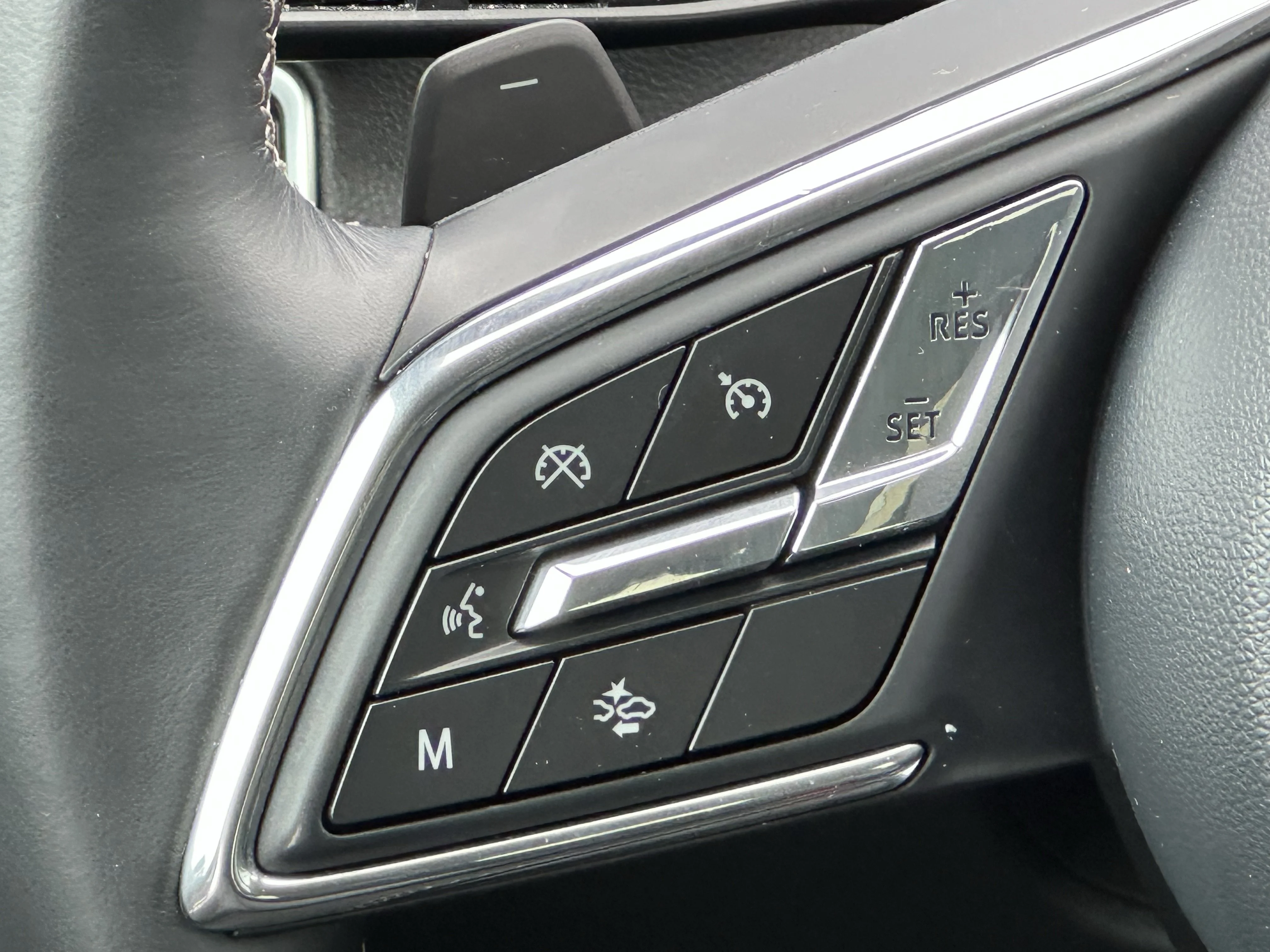 Certified Used 2024 Black Buick Avenir image 12