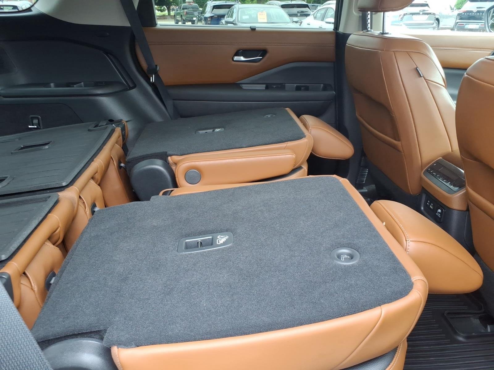 Used 2022 Boulder Gray Pearl Nissan Platinum image 24