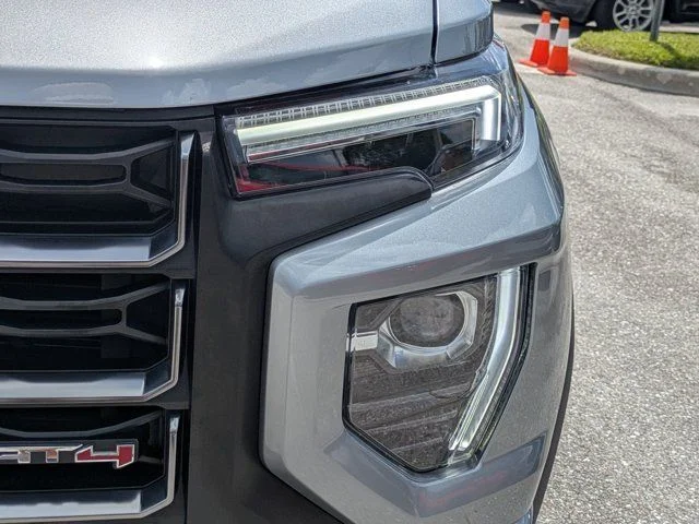 2025 GMC Canyon AT4 - Photo 10