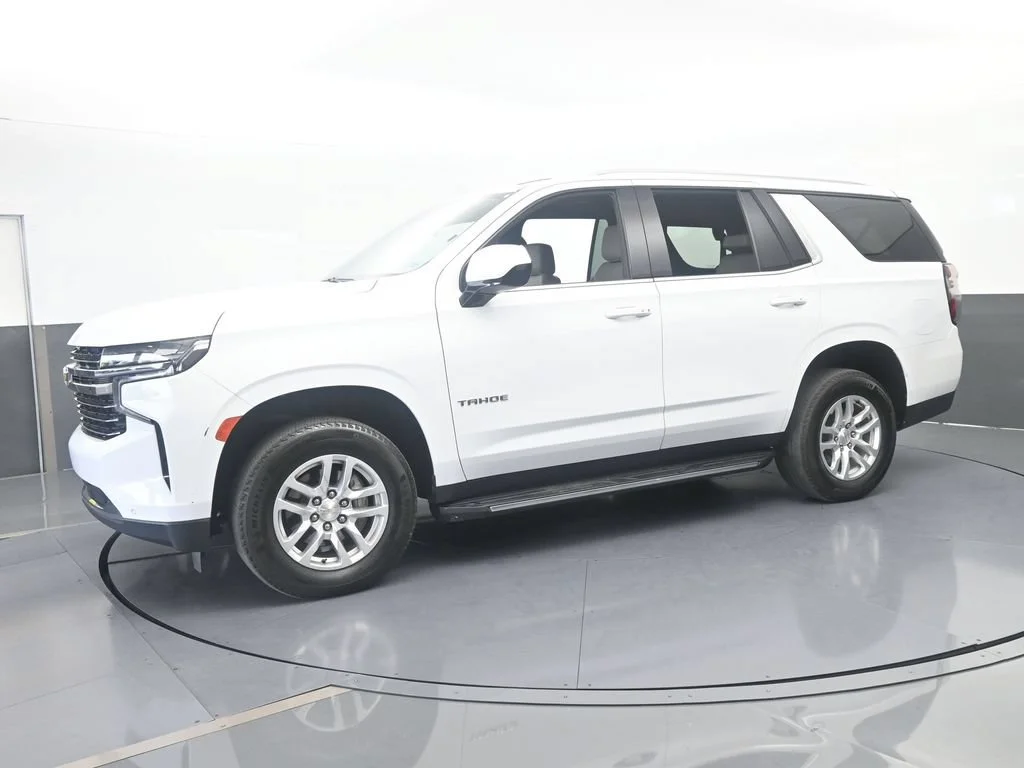 Used 2024 Summit White Chevrolet LT image 2