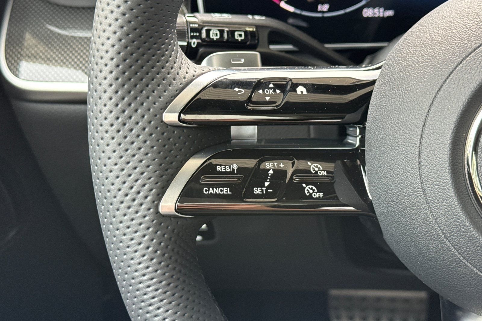 New 2026 Graphite Grey Metallic Mercedes-Benz GLC 300 image 28