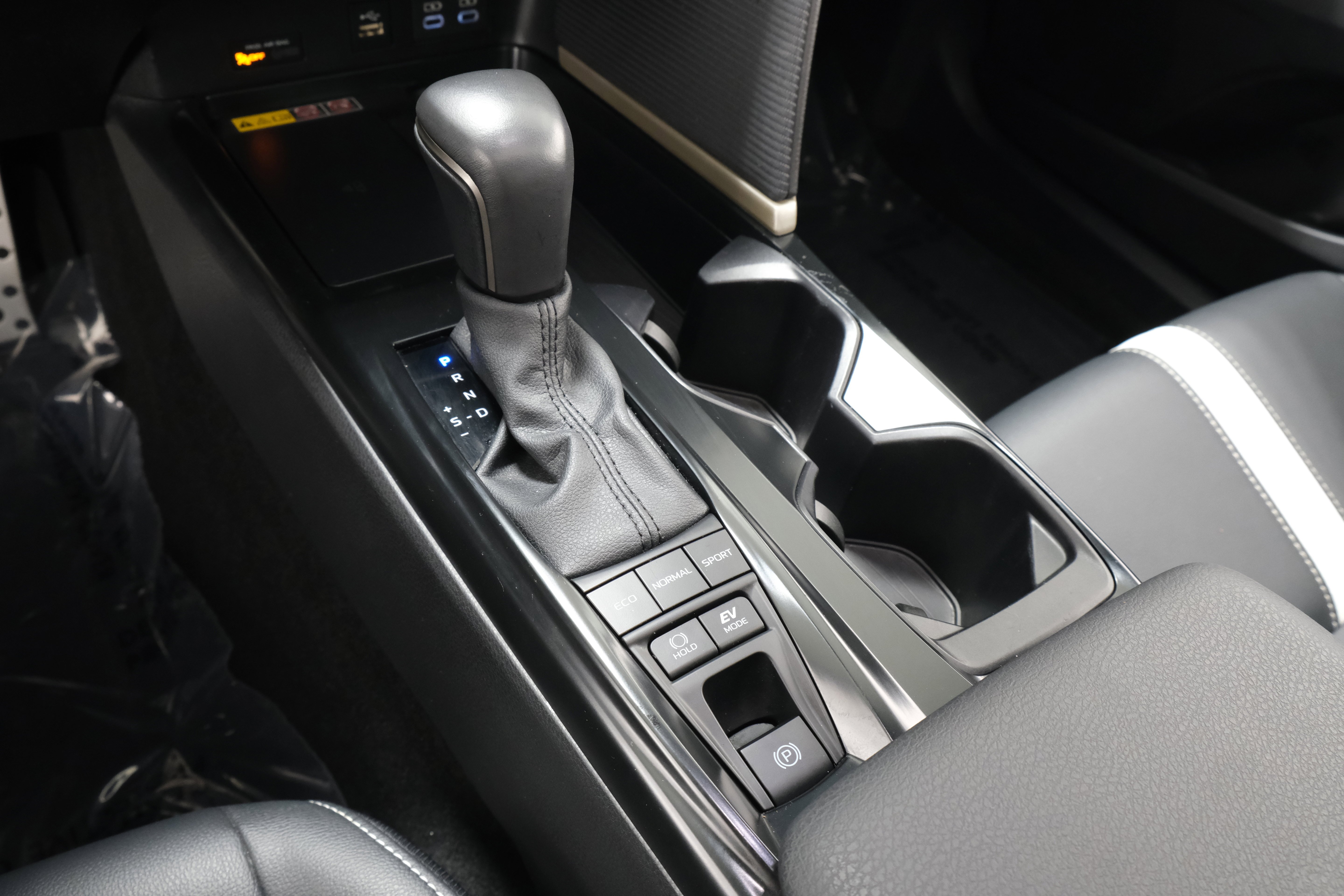 Certified Used 2025 Heavy Metal Toyota SE image 44