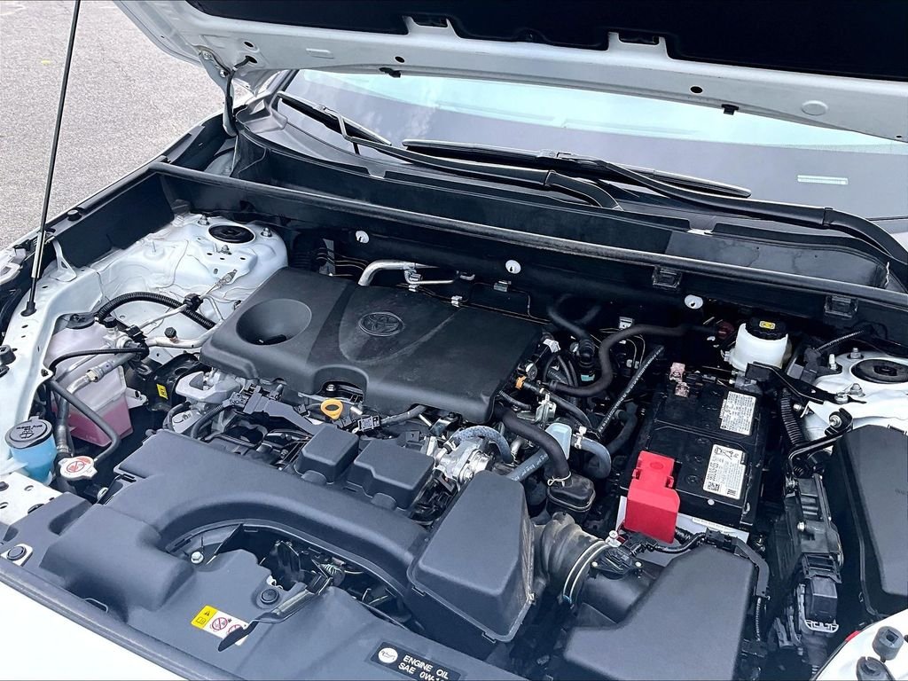 Used 2025 White Toyota XLE image 35