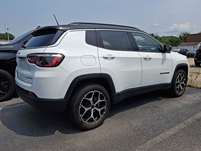 Used 2025 White Jeep Limited image 9