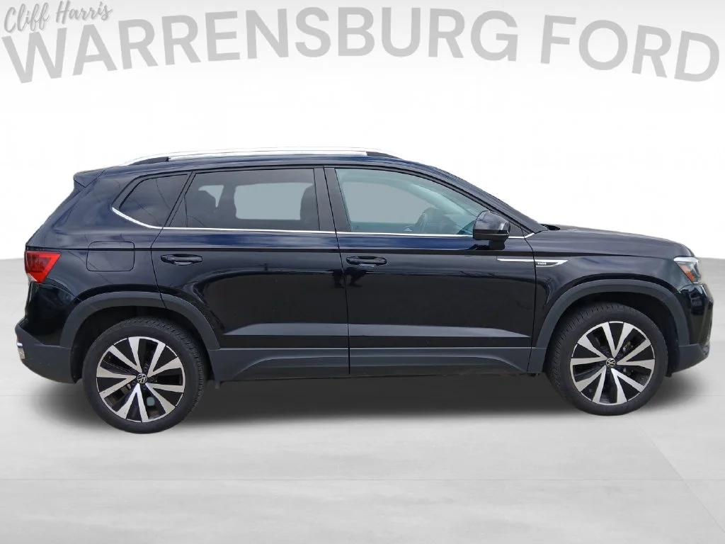 Used 2024 Black Volkswagen 1.5T SE image 2