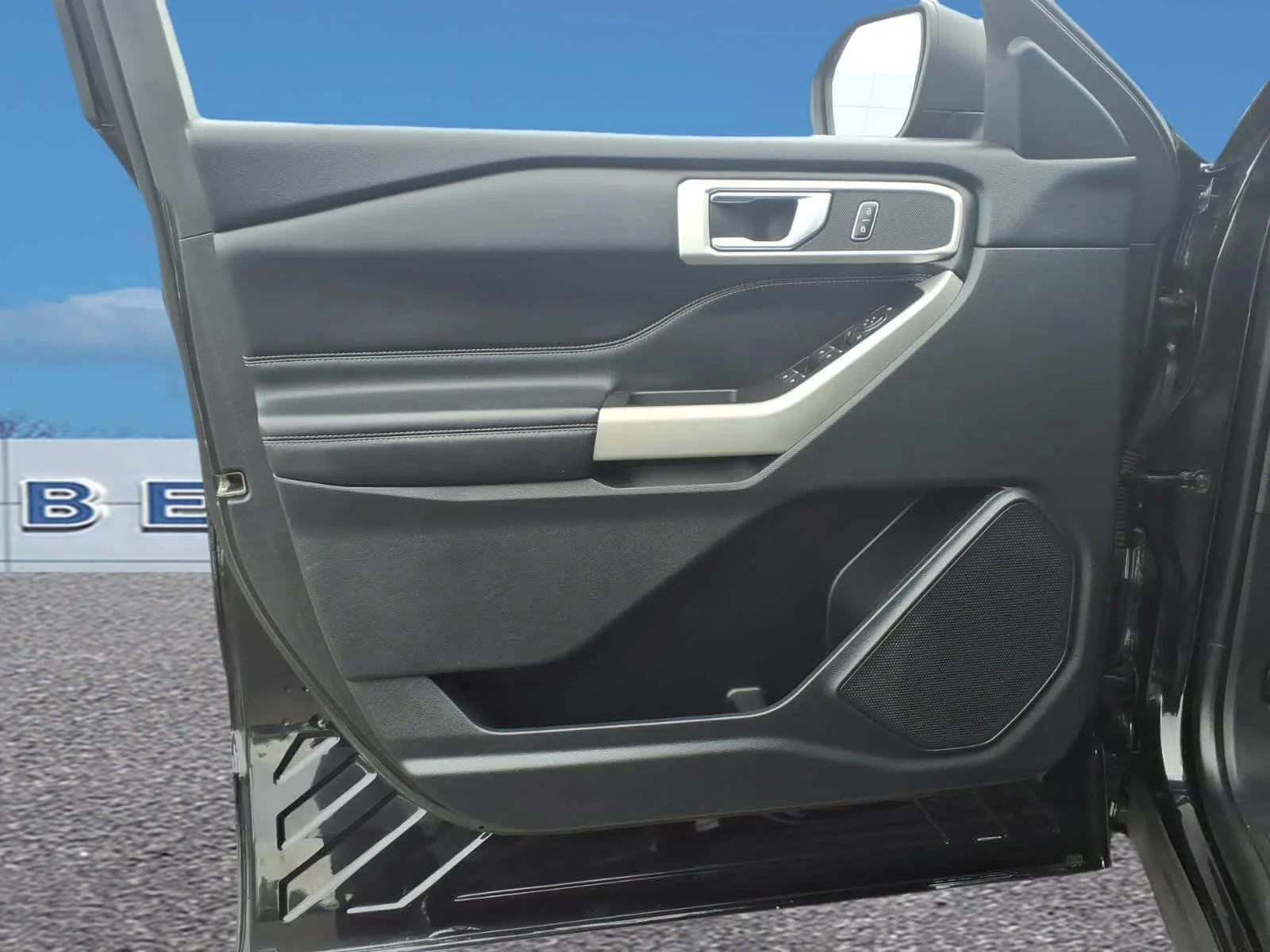 Used 2020 Agate Black Metallic Ford XLT image 13
