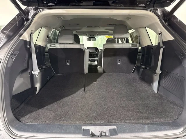 Used 2022 Gray Toyota XLE image 12