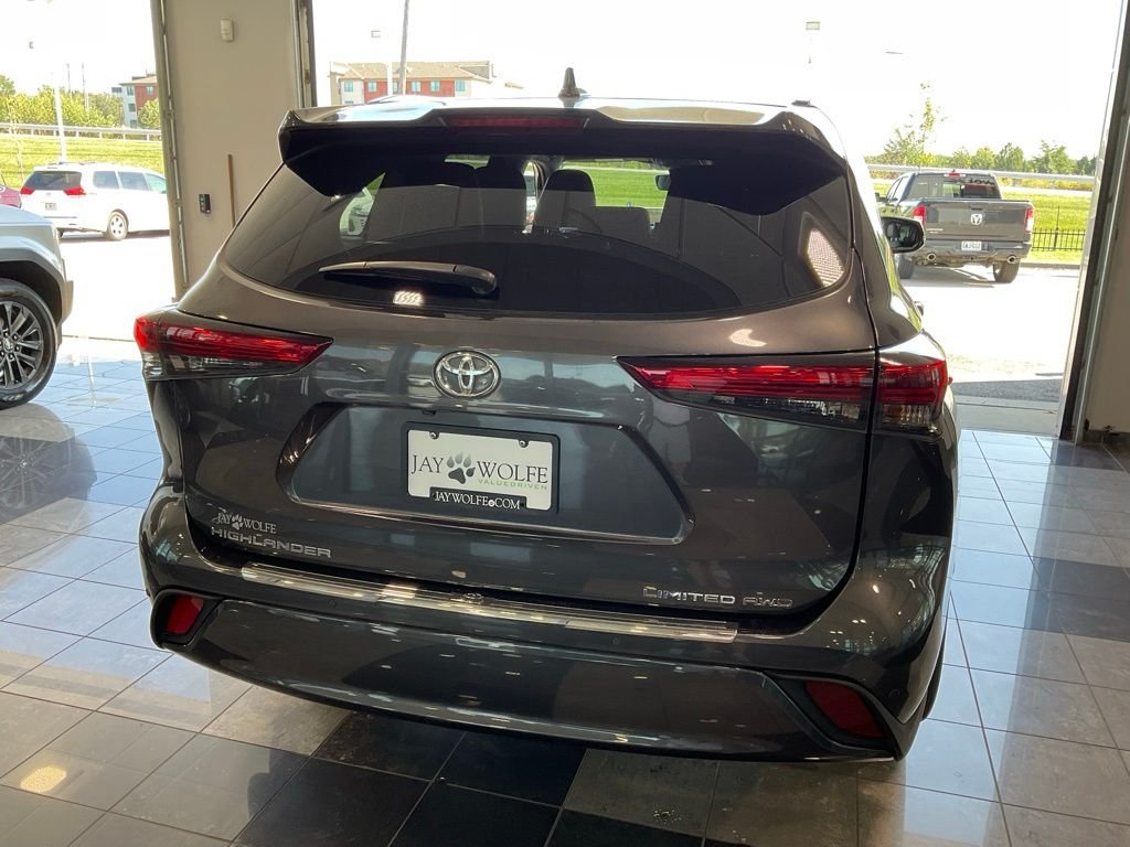 Used 2020 Gray Toyota Limited image 5