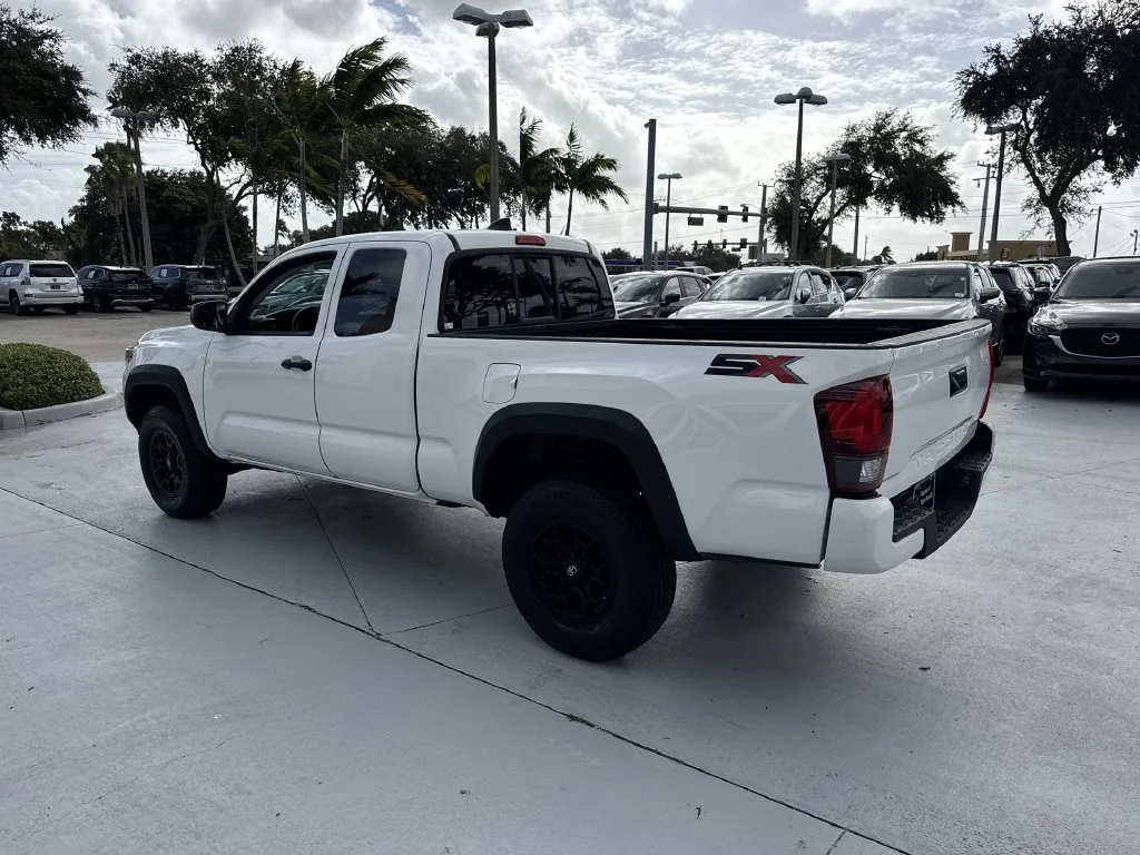 Used 2020 Super White Toyota SR image 12