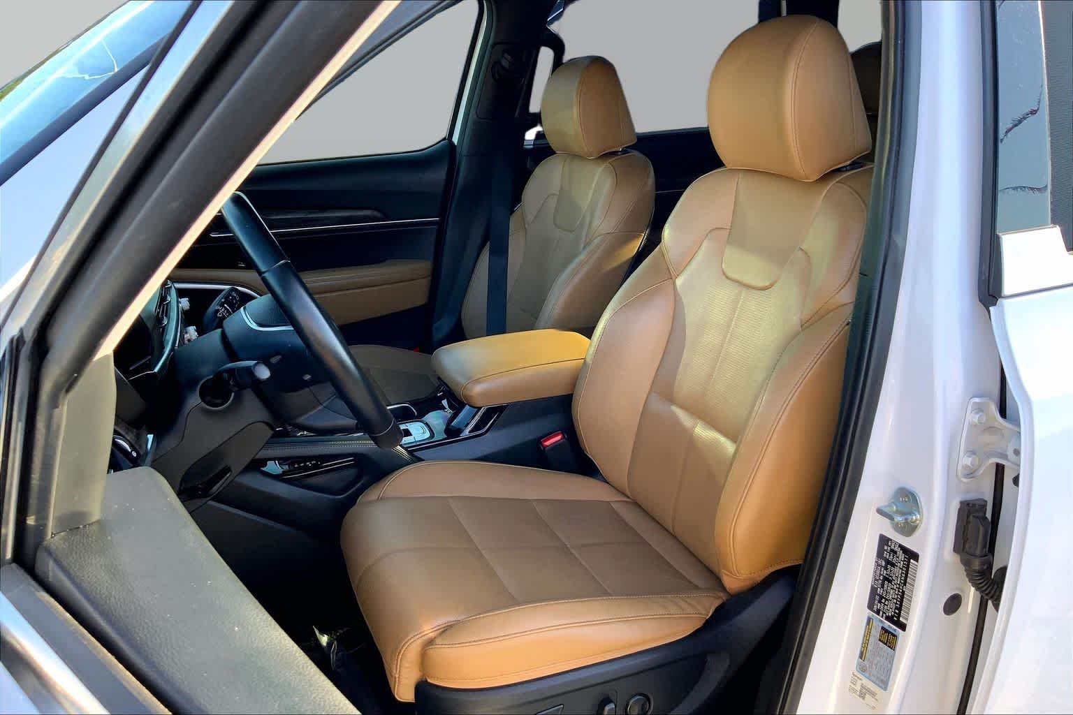 Used 2022 Glacial White Pearl Kia SX image 8
