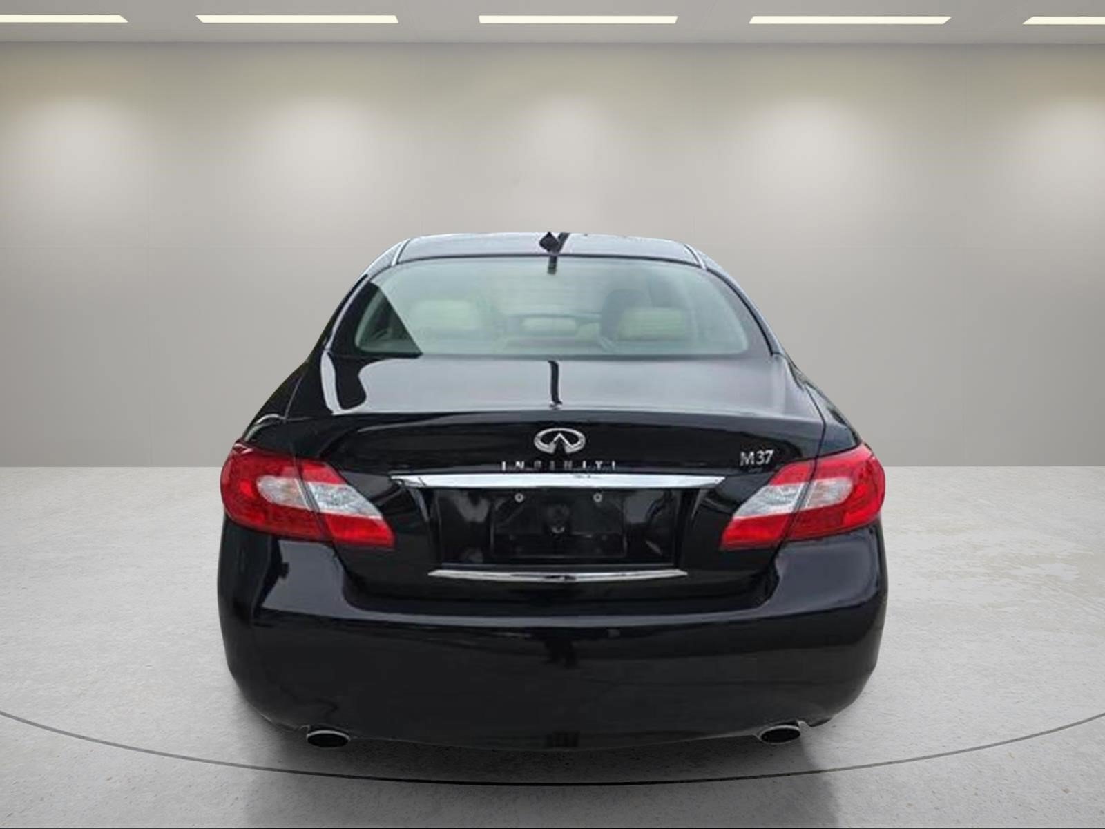 Used 2011 Malbec Black INFINITI Base image 4