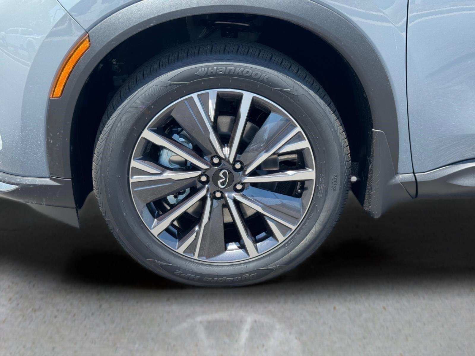 New 2027 HARBOR GRAY INFINITI Luxe FWD image 28