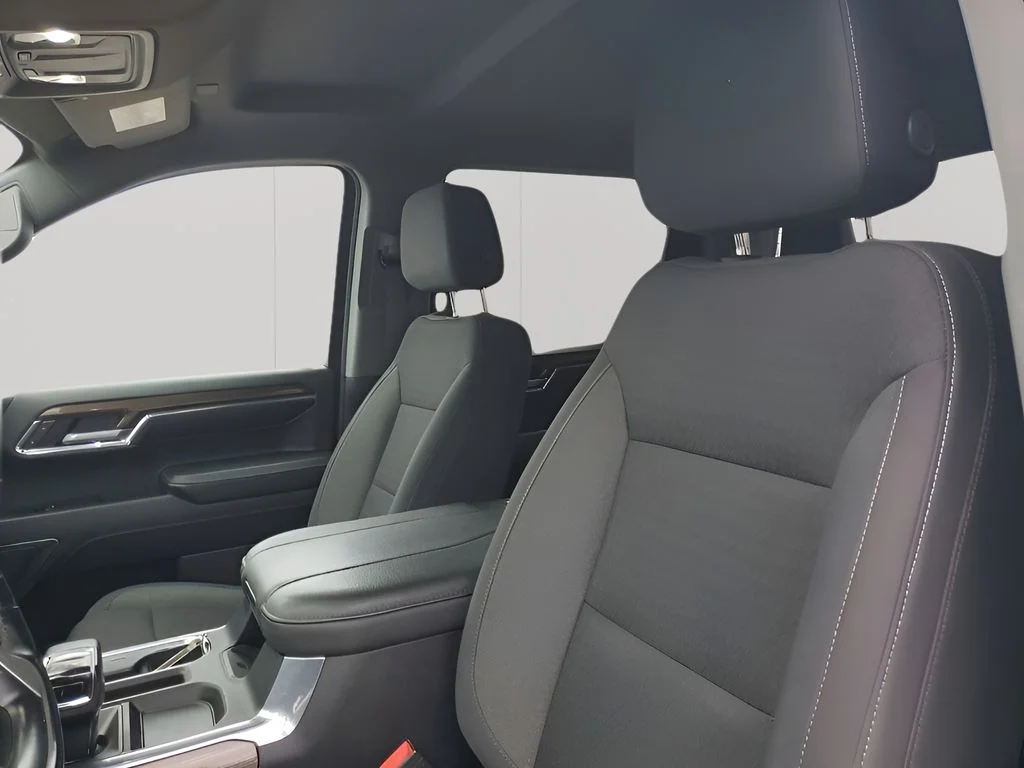 Used 2024 White Chevrolet LT Trail Boss image 31