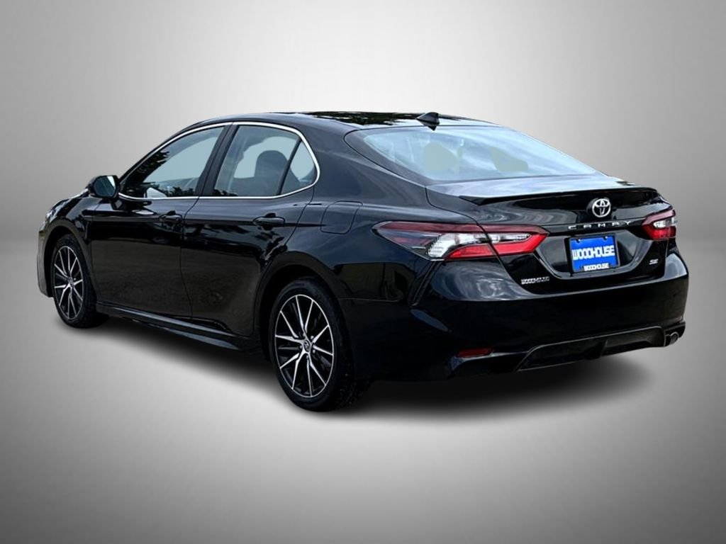 2024 Toyota Camry SE - Photo 7