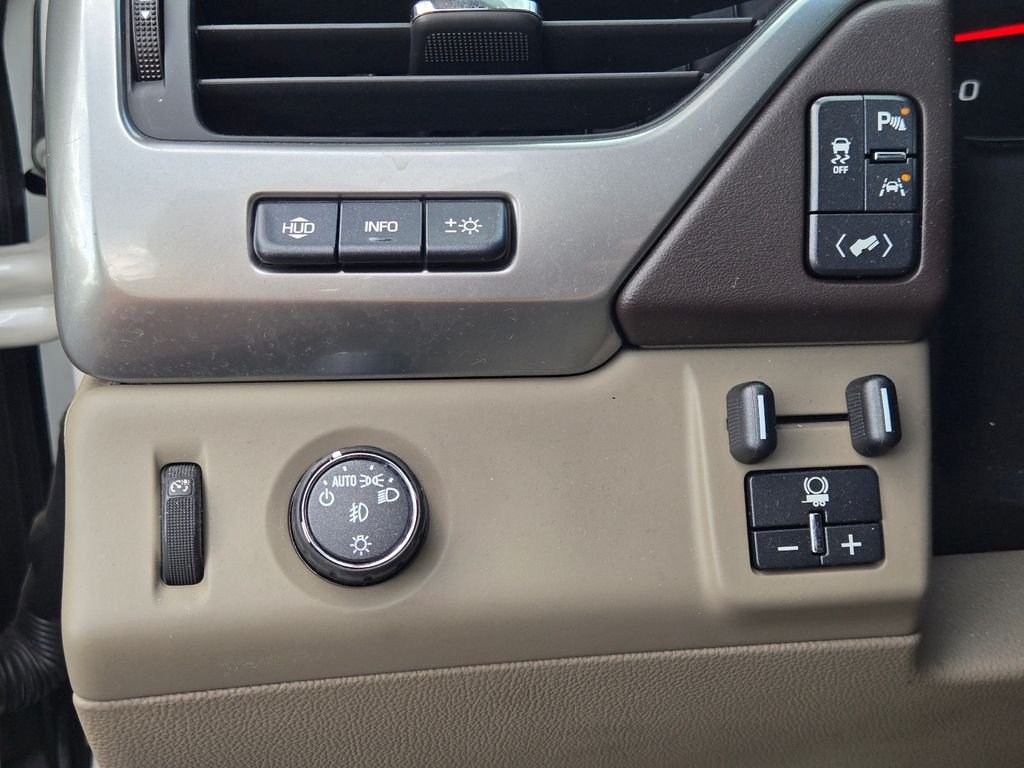 Used 2018 Beige Chevrolet Premier image 23