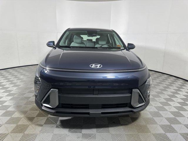 2026 Hyundai Kona SE photo 2