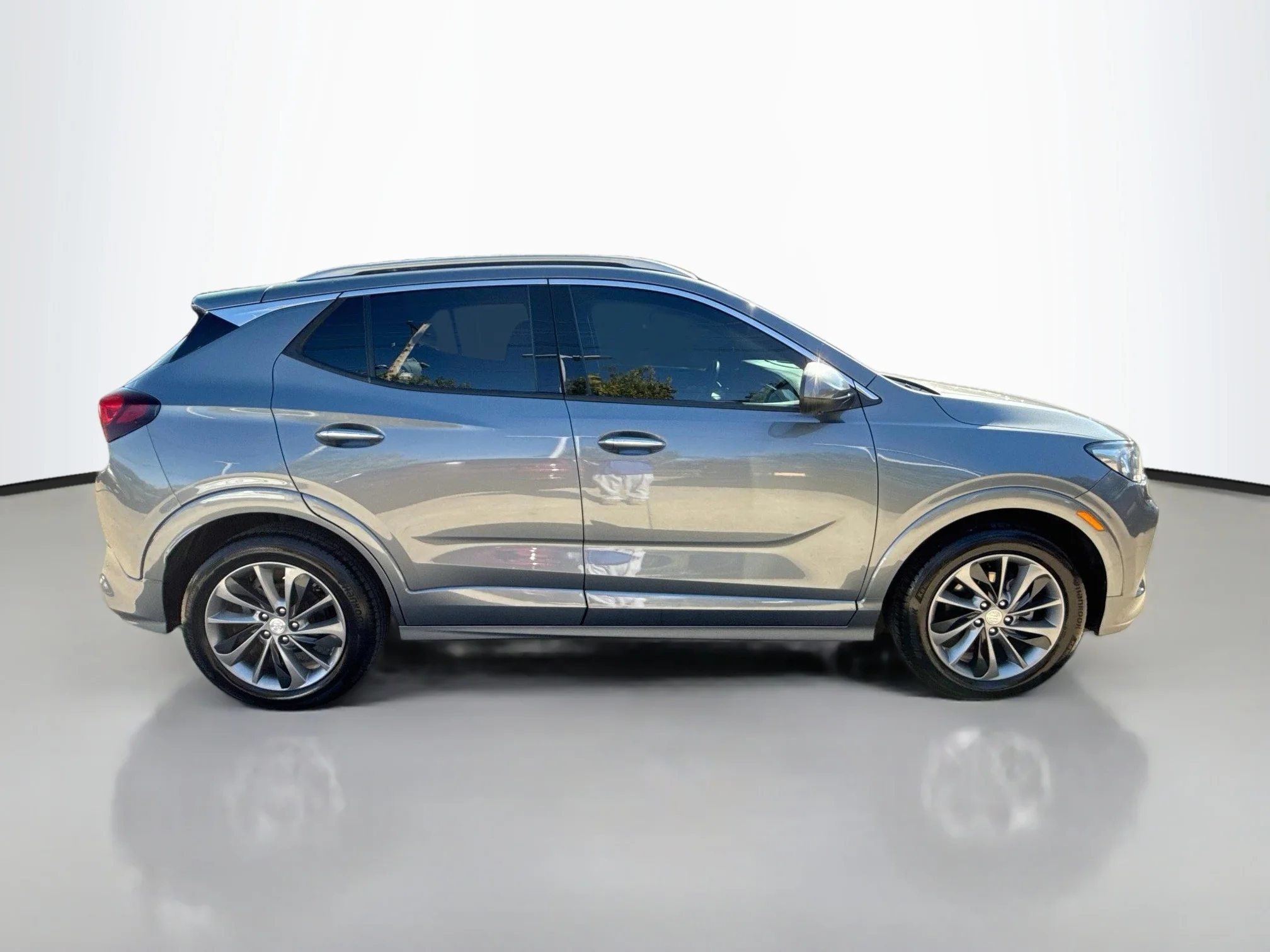 Used 2022 Satin Steel Metallic Buick Essence image 8