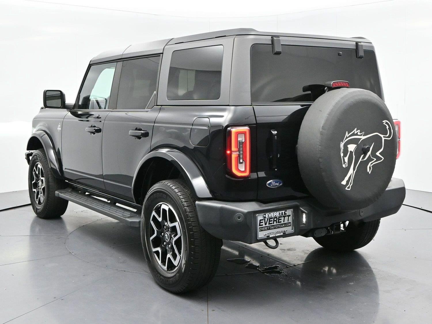 Used 2022 Shadow Black Ford Base image 5