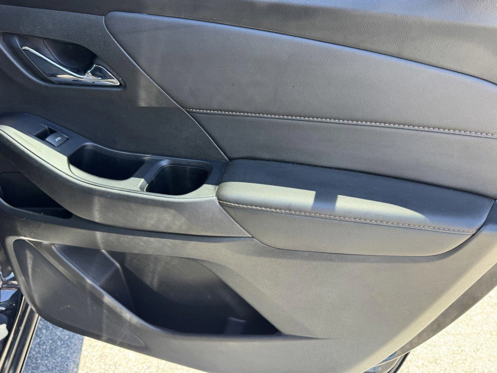 Used 2020 Mosaic Black Metallic Chevrolet LT Cloth image 11