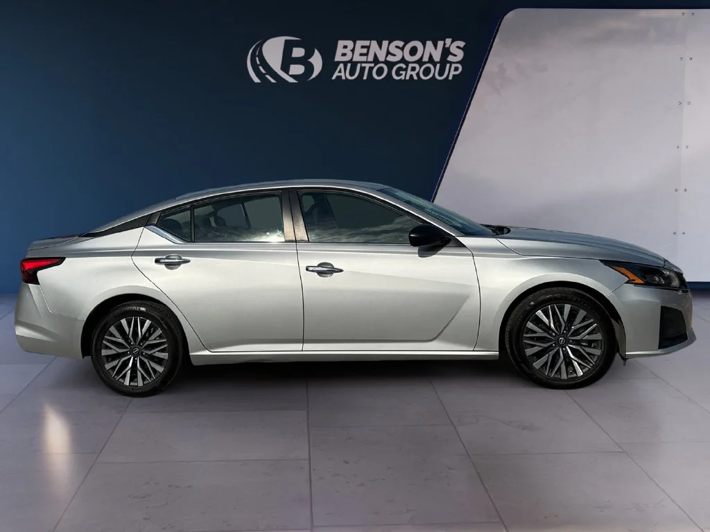 Used 2024 Silver Nissan 2.5 SV image 6
