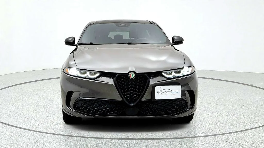 Used 2024 Grigio Ascari Metallic Alfa Romeo Veloce EAWD image 2