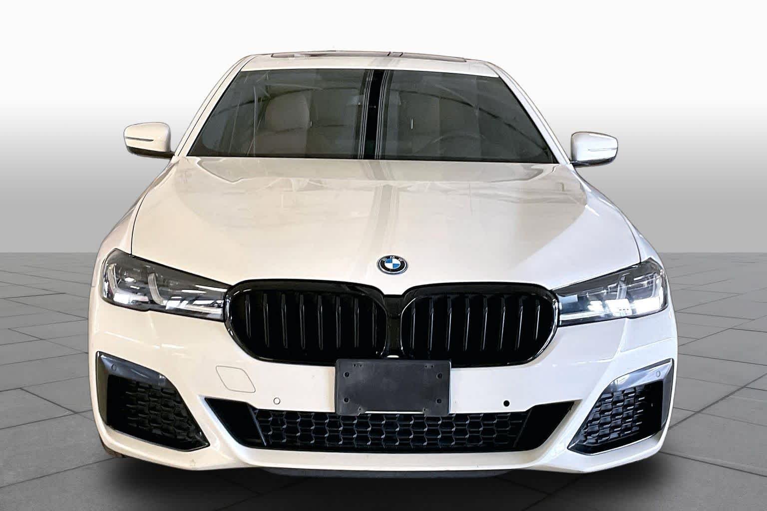 Used 2023 Alpine White BMW 530e image 3