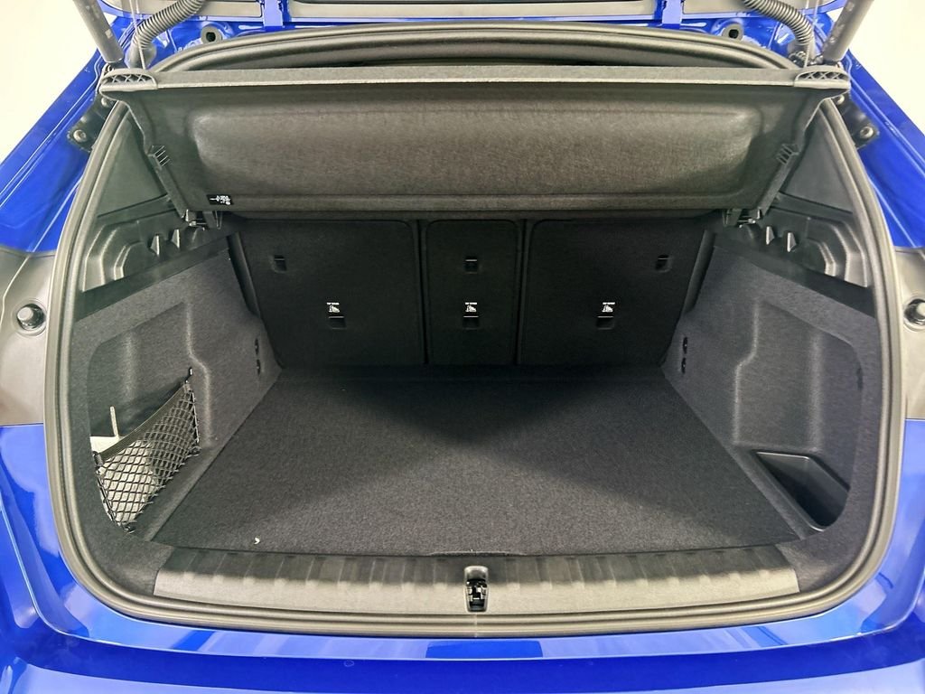 New 2026 Blue Metallic BMW xDrive28i image 27