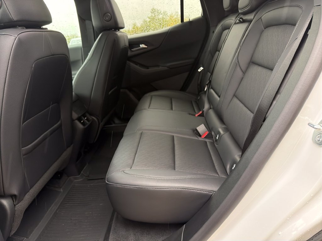 New 2027 Summit White Chevrolet LT image 24