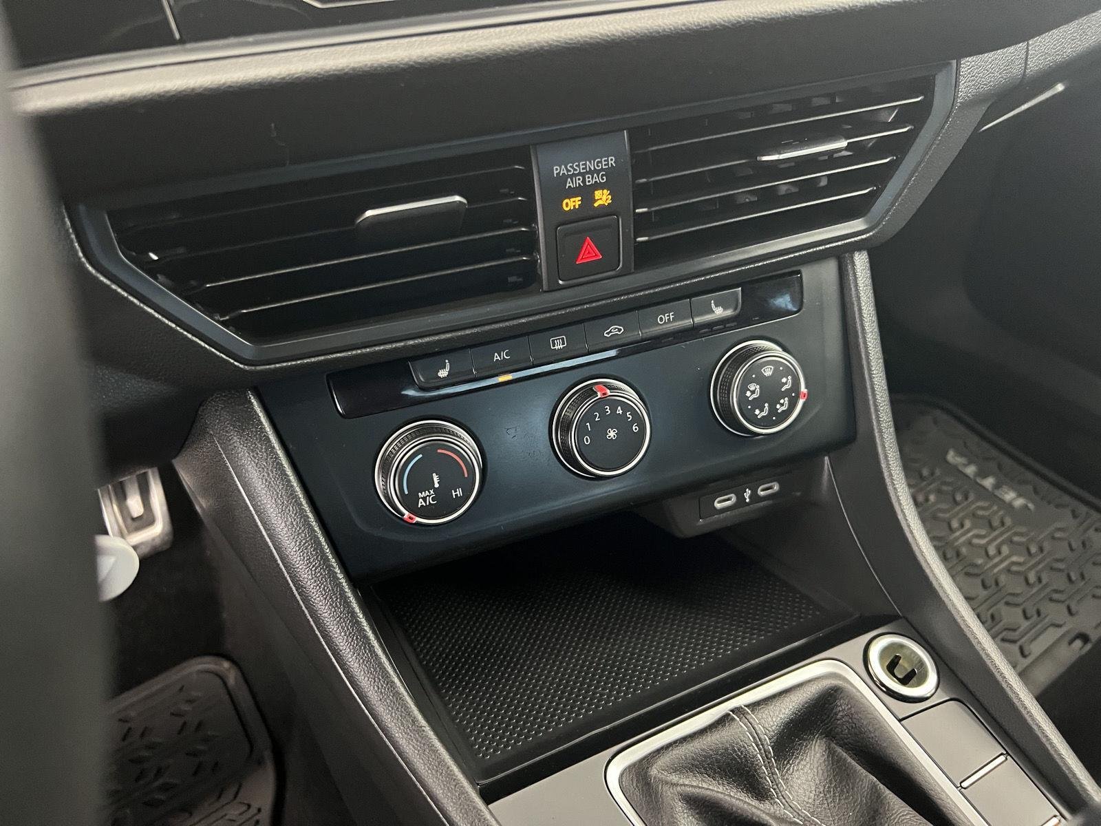 2024 Volkswagen Jetta Sport - Photo 18