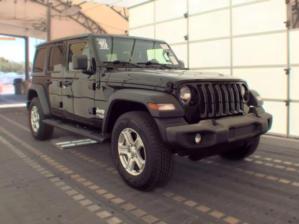 Used 2019 Black Jeep Unlimited Sport S image 2