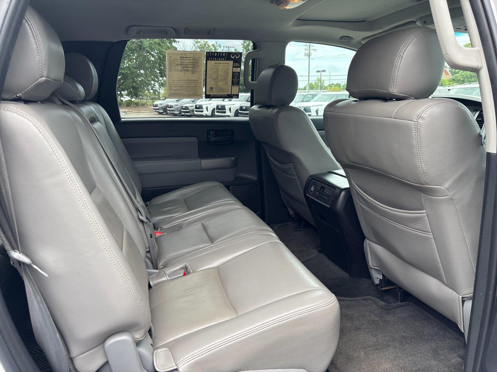 Used 2016 Super White Toyota SR5 image 35