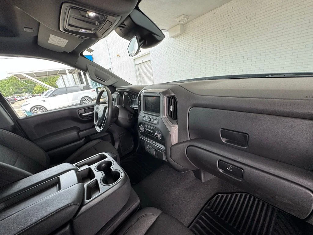 Used 2023 Gray Chevrolet Custom image 18