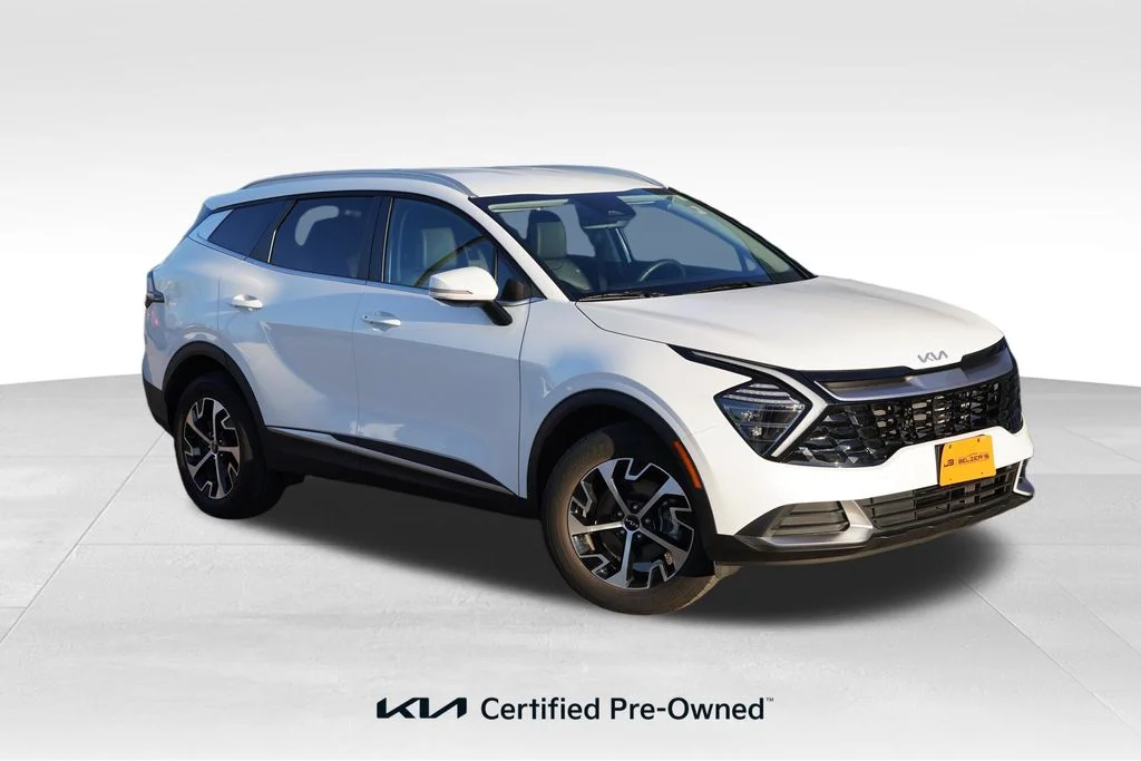 Used 2025 Snow White Pearl Kia EX image 1
