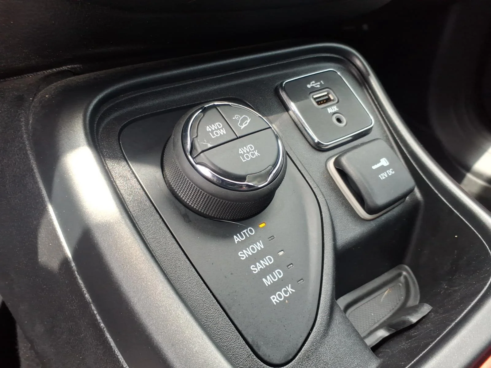 Used 2021 Billet Silver Metallic Clearcoat Jeep Trailhawk image 7