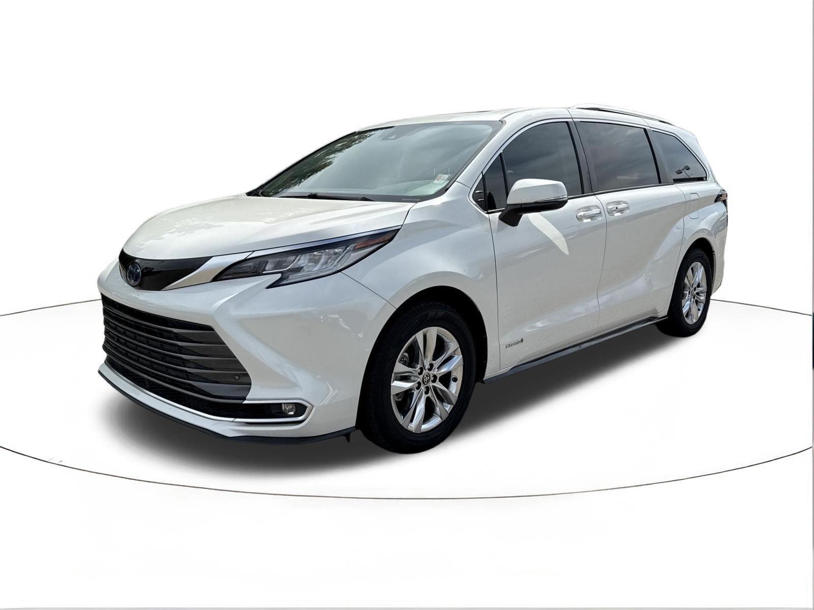 Used 2021 Blizzard Pearl Toyota Limited image 7