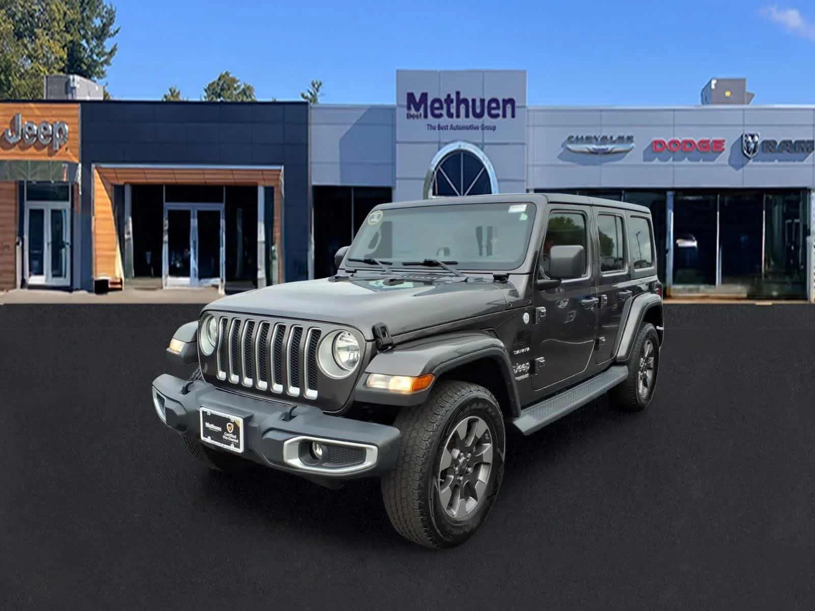 Used 2020 Granite Crystal Metallic Clearcoat Jeep Sahara image 7