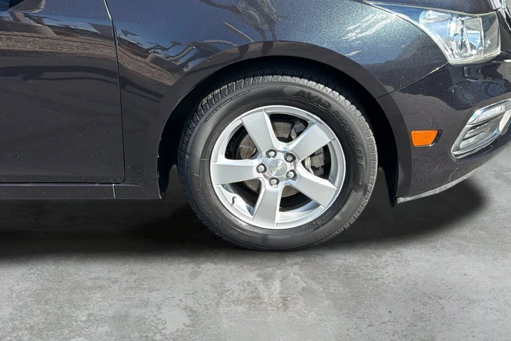 Used 2016 BLACK GRANITE METALLIC Chevrolet LT image 9