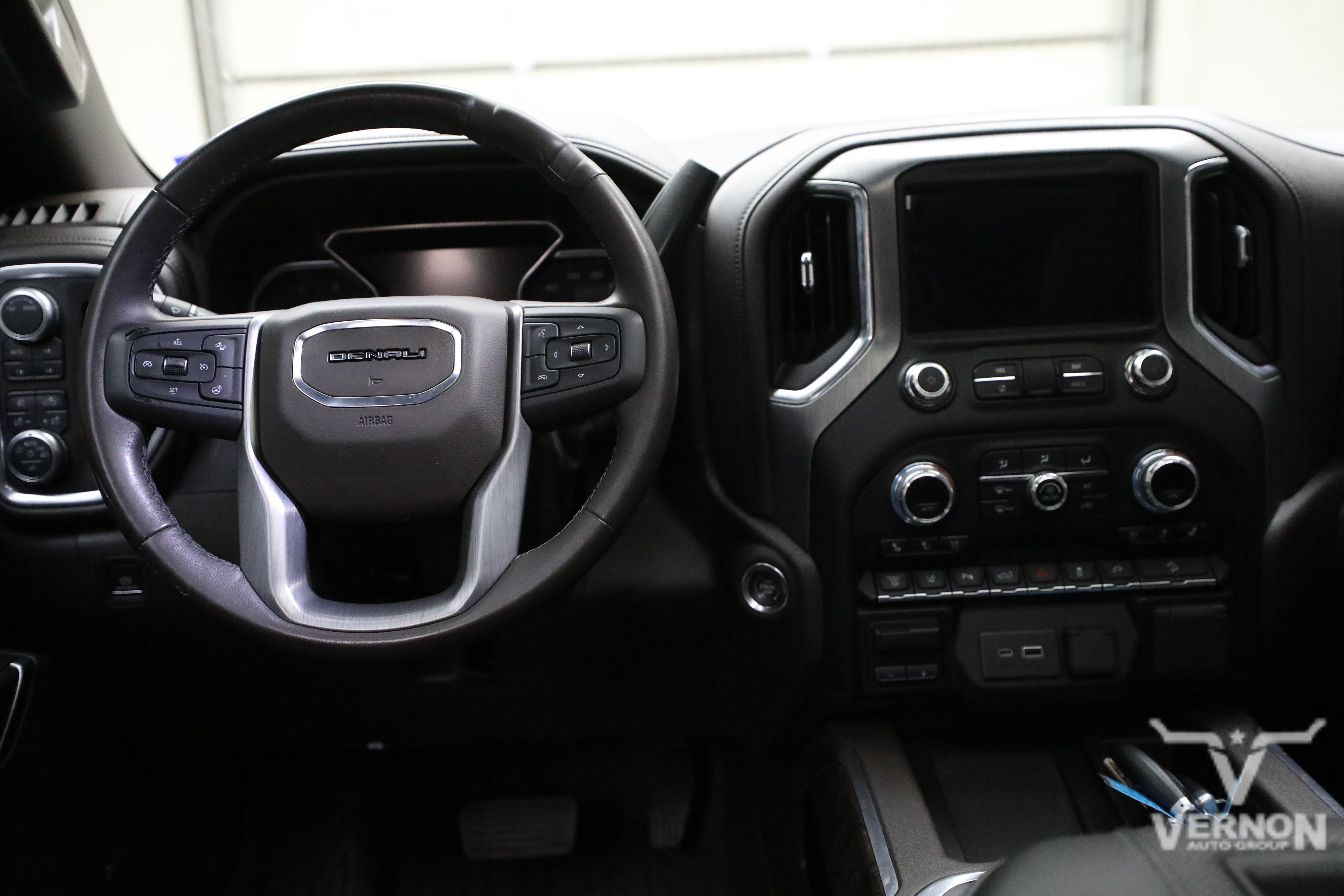 Used 2020 White Frost Tricoat GMC Y image 8