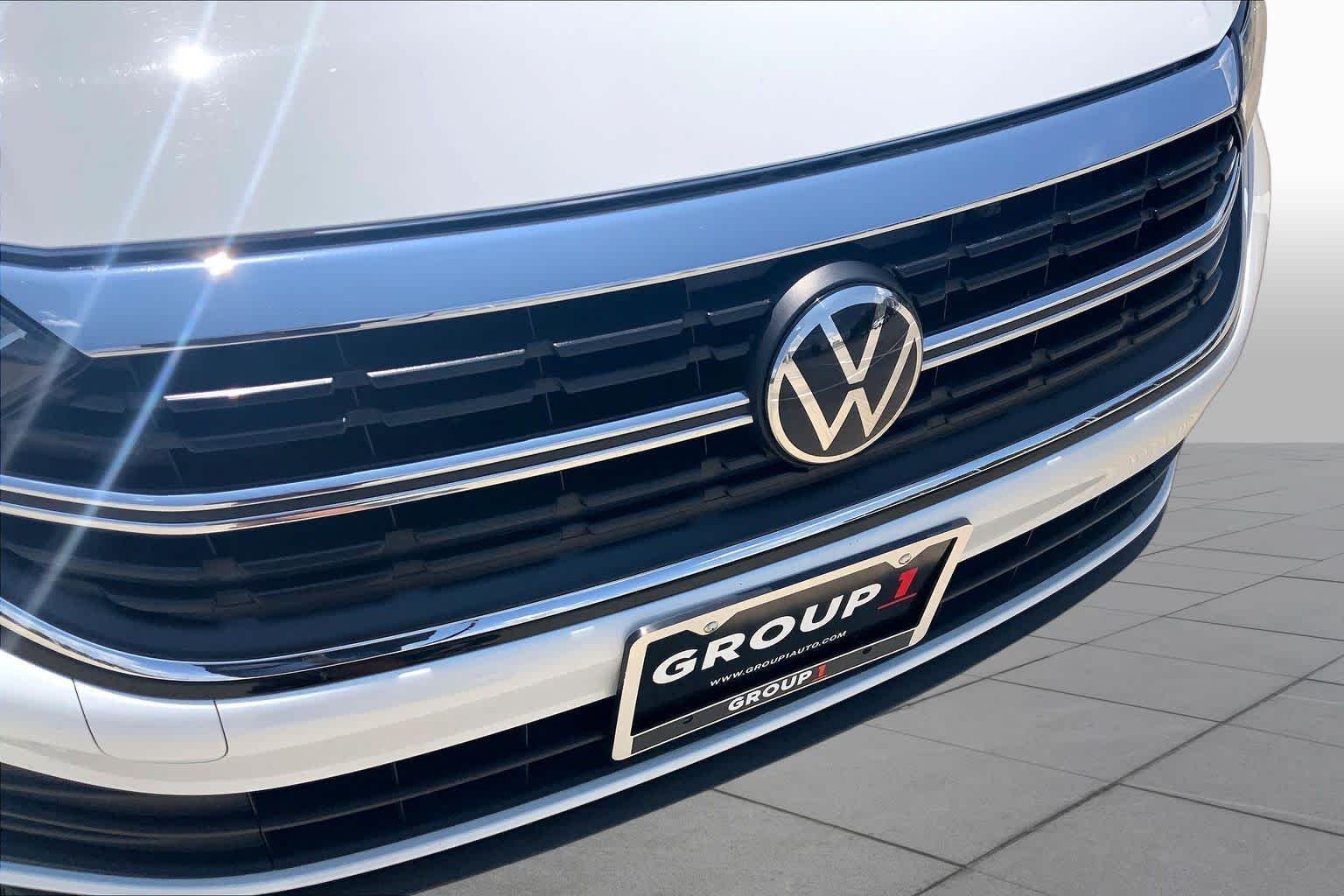 Used 2024 Pure White Volkswagen S image 29