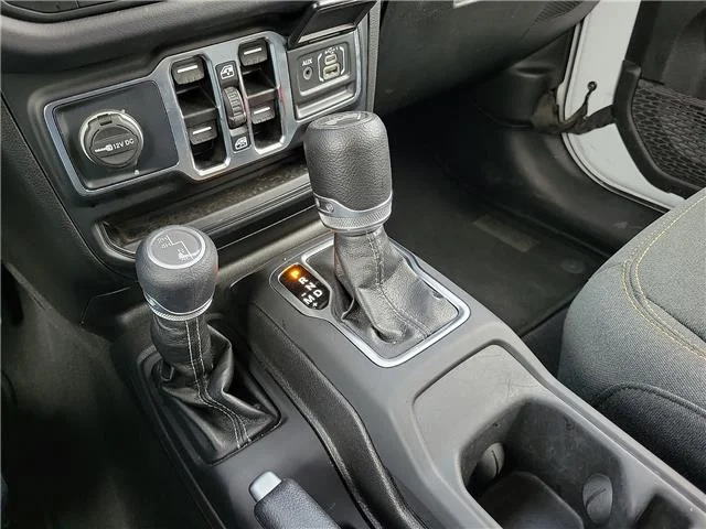 Used 2025 White Jeep Sahara 4x4 image 19