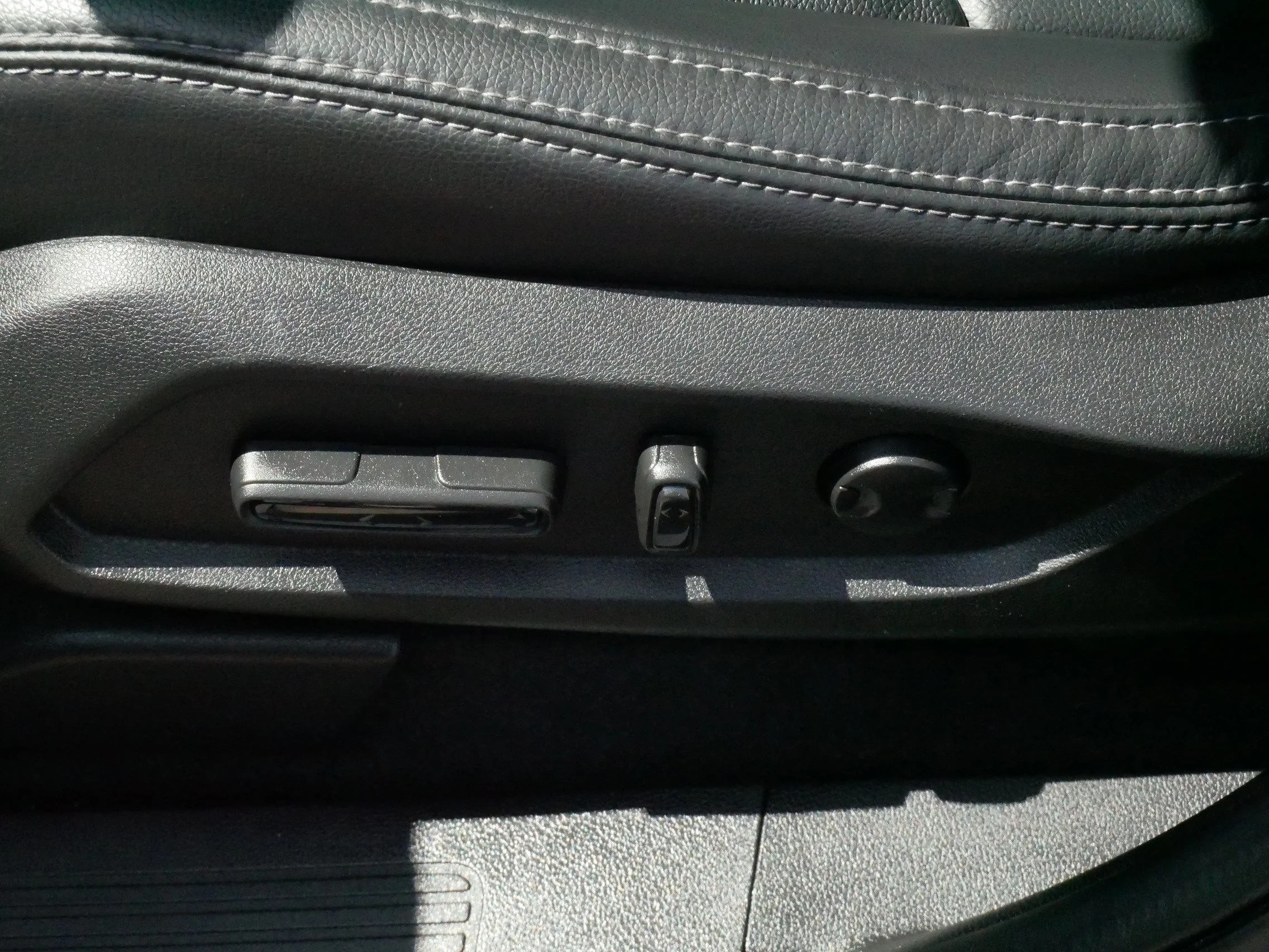 Certified Used 2025 Platinum White Pearl Honda EX-L image 54