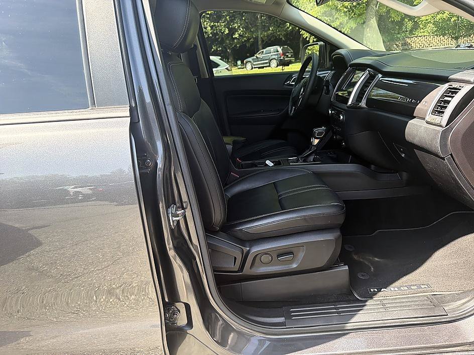 Used 2019 Magnetic Ford LARIAT image 20