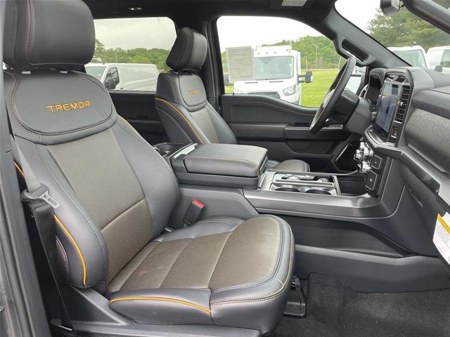 New 2026 Carbonized Gray Metallic Ford Tremor® image 71