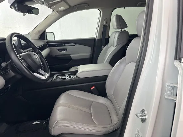 Used 2023 White Honda EX-L image 21
