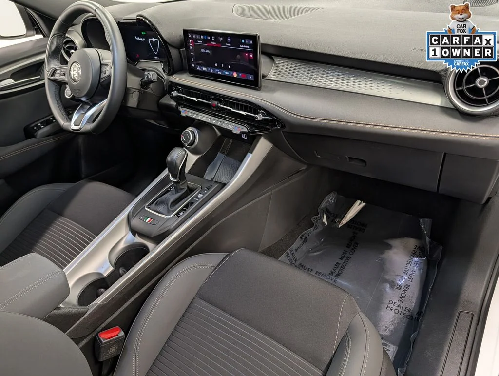 Used 2025 White Alfa Romeo  image 30