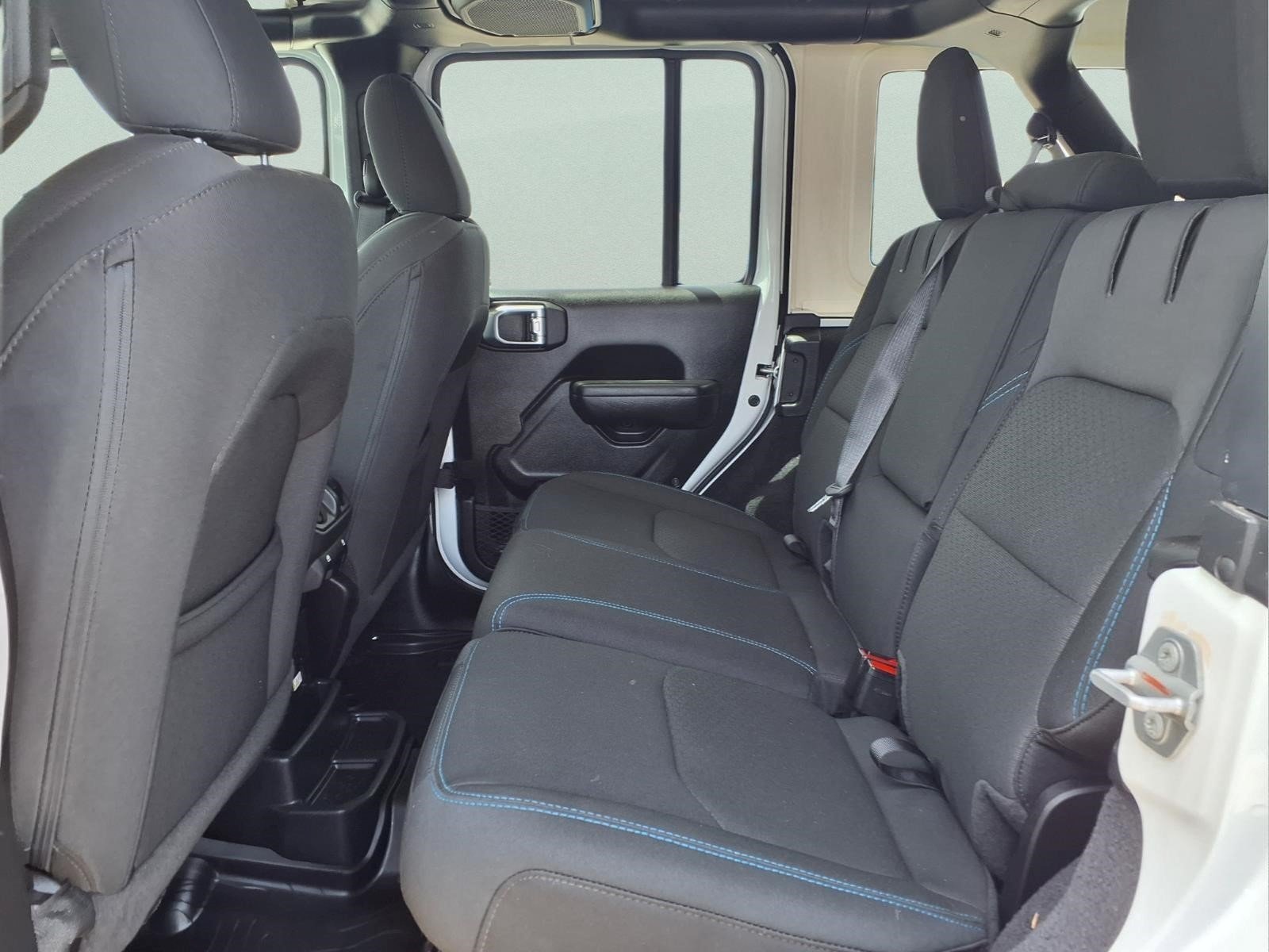 Used 2023 Bright White Clearcoat Jeep Rubicon image 13