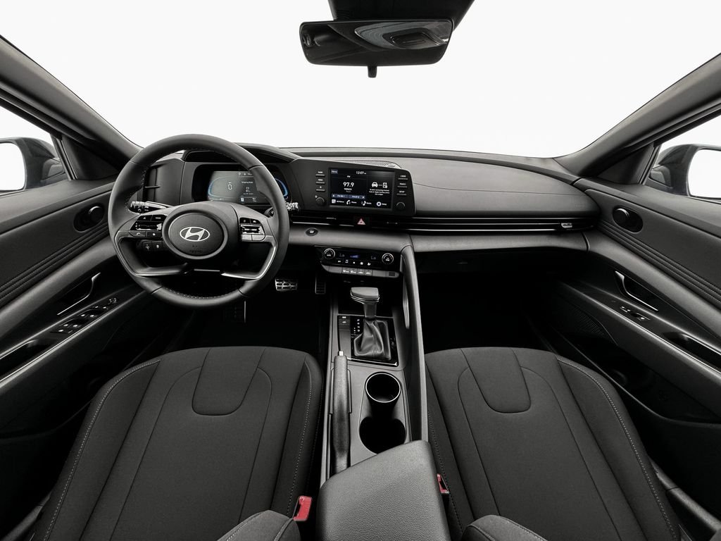 Used 2025 Black Hyundai SEL Sport image 15