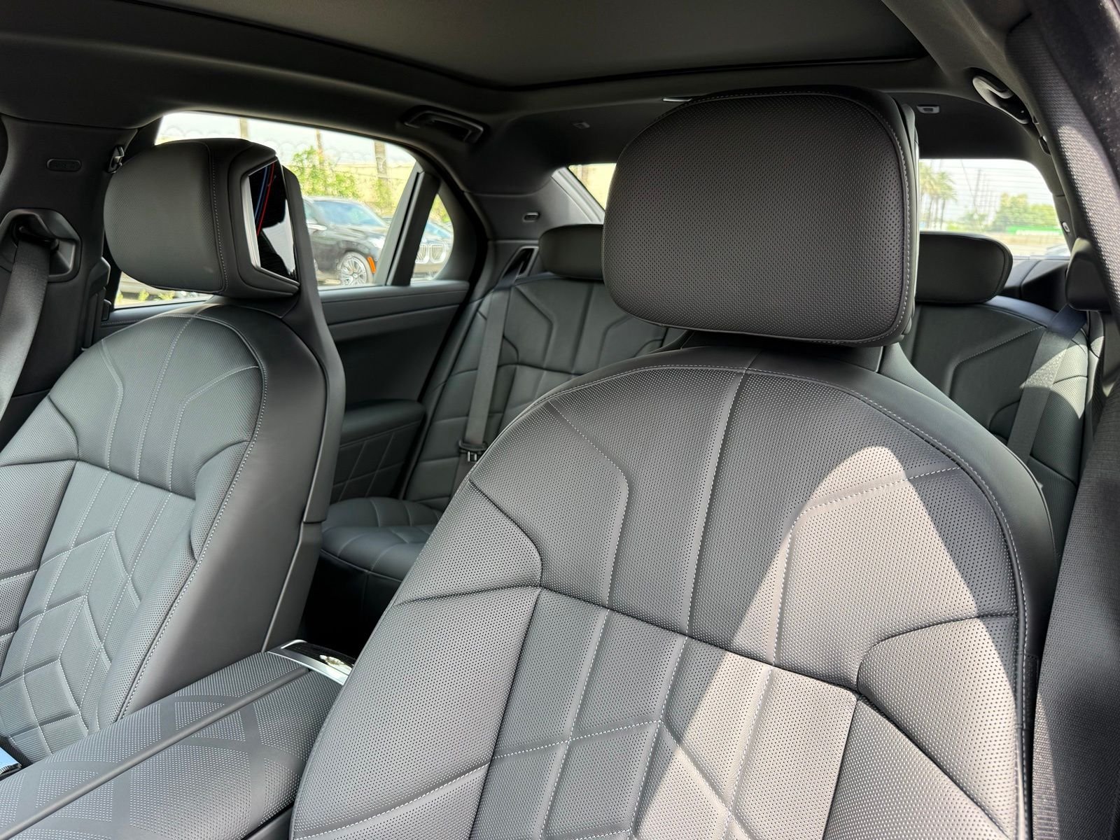 New 2026 Brooklyn Grey Metallic BMW 750e xDrive image 22