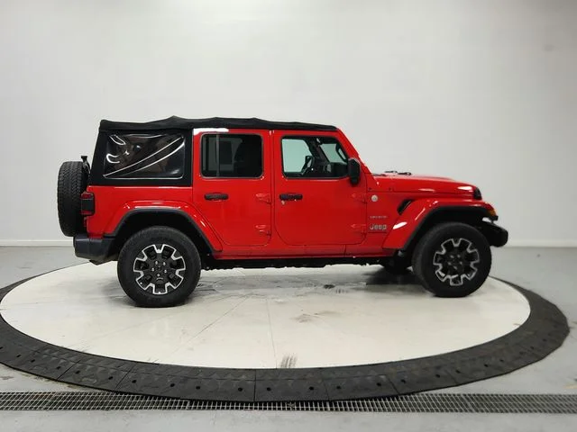 Used 2024 Red Jeep Sahara image 9